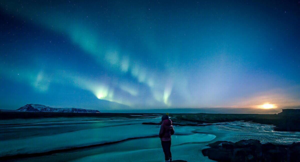 viajar sozinha europa aurora boreal islândia