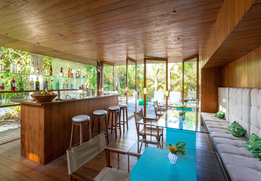 Bar do Vila Naiá tem alguns drinks assinados por Ale D'Agostino. Foto: Divulgação. 