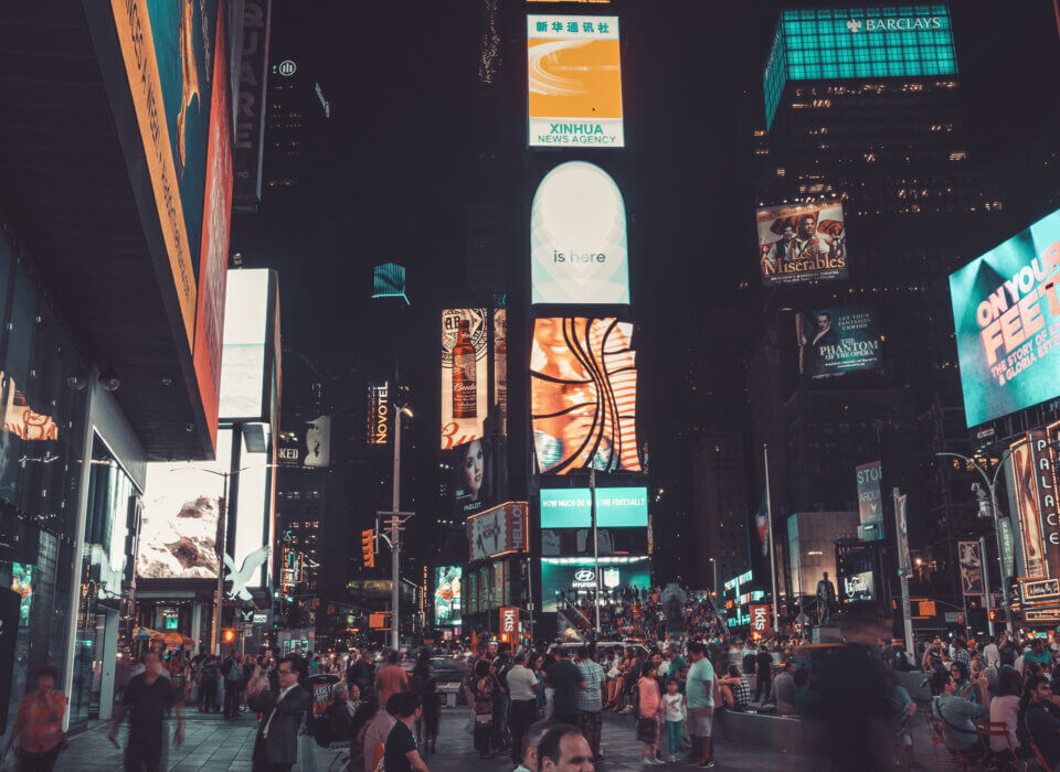 Times Square à noite. Foto: Divulgação