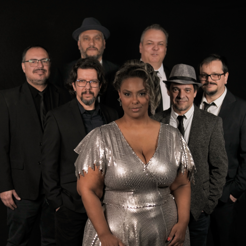 Com 30 anos de carreira dedicados à música, Andréa Cavalheiro promete emocionar o público em uma apresentação que combina potência vocal, sensibilidade e repertório consagrado. Foto de Alexandre Birck