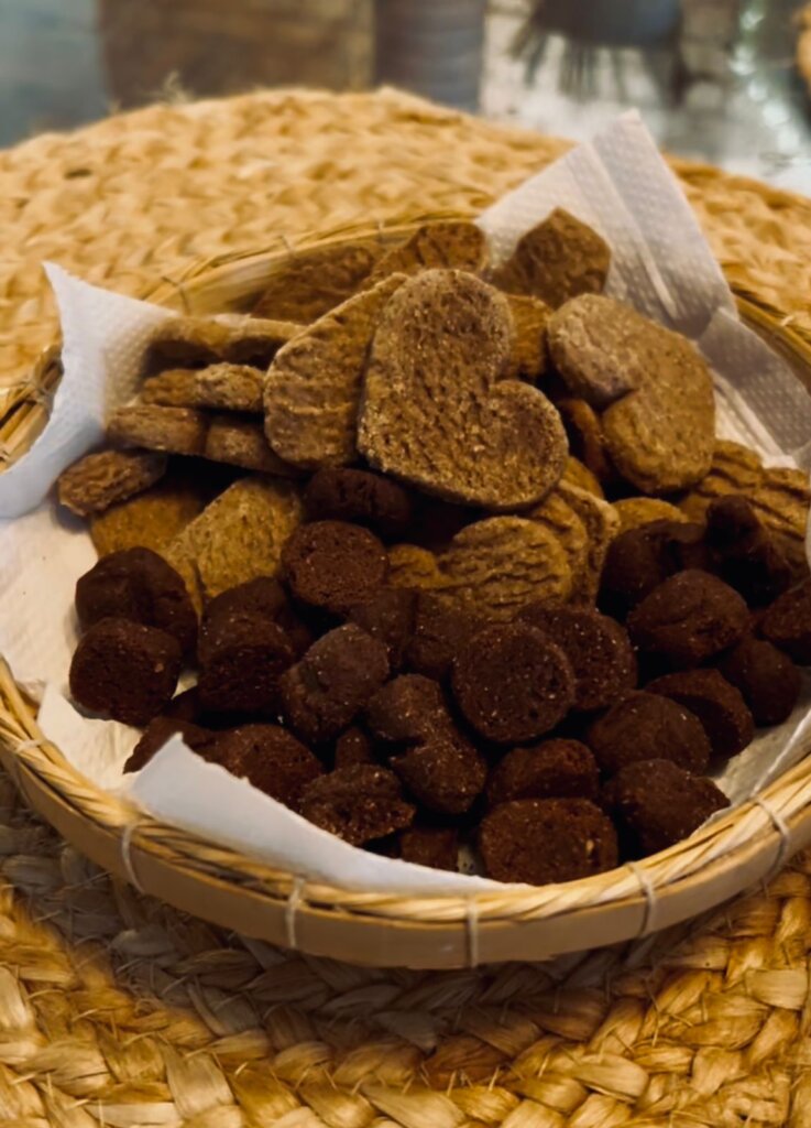 Favoritos do SOLA, o biscoito de café com chocolate meio amargo e o Spekulatius, receita alemã com especiarias/ Foto: Fernanda Antônia Bernardes